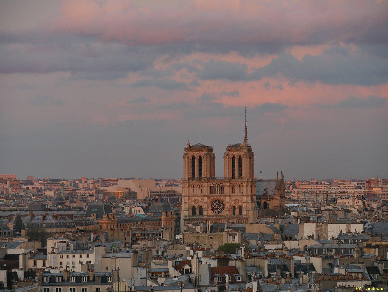 Paris vu d'en haut, Cathdrale Notre-Dame de Paris, 45 Rue des Saints-Pres ( de mdecine)