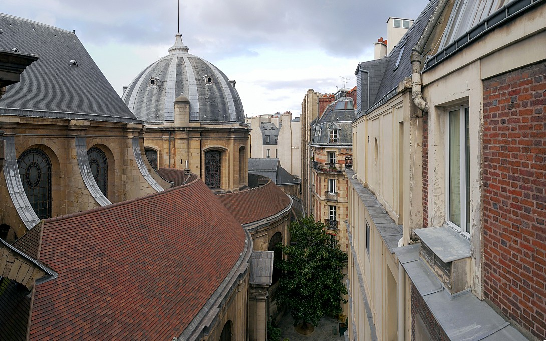 Paris vu d'en haut, 6 Passage St-Roch