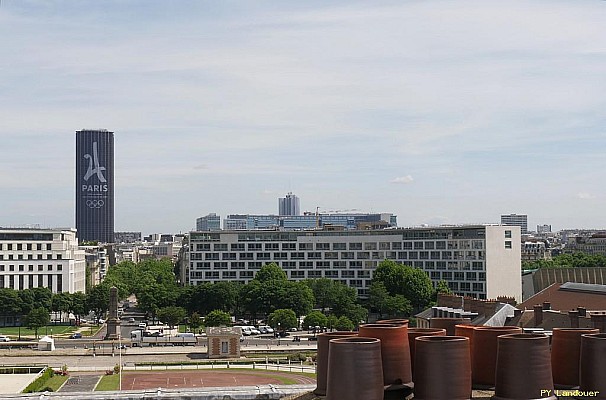 Paris vu d'en haut, 13 place Joffre (cole militaire