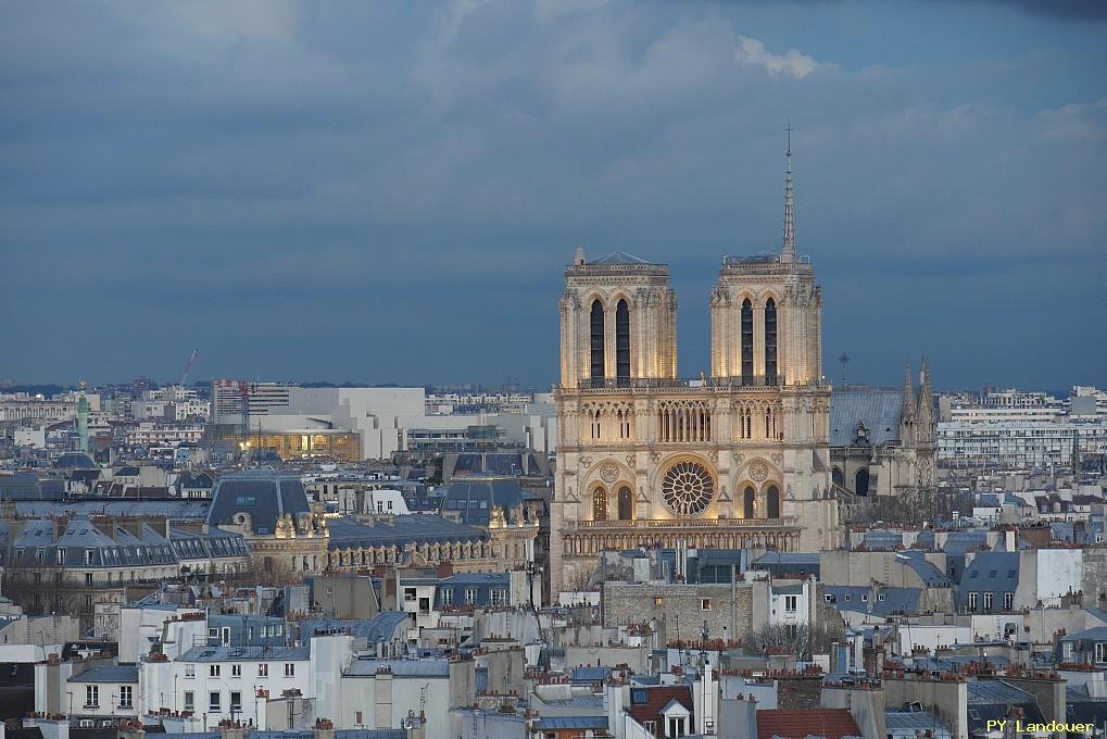 Paris vu d'en haut, Notre-Dame de nuit, 45 Rue des Saints-Pres ( de mdecine)