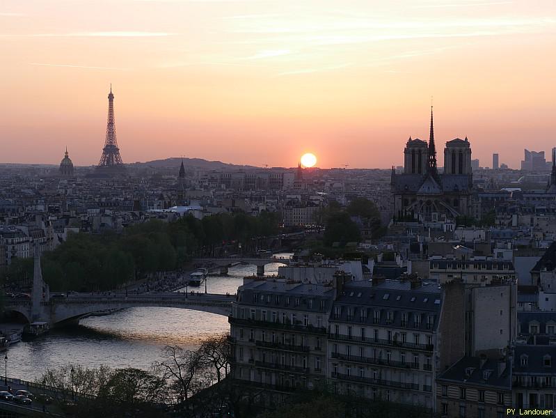 Paris vu d'en haut, Notre-Dame de nuit, 17 Boulevard Morland