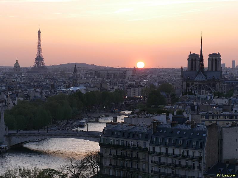 Paris vu d'en haut, Notre-Dame de nuit, 17 Boulevard Morland