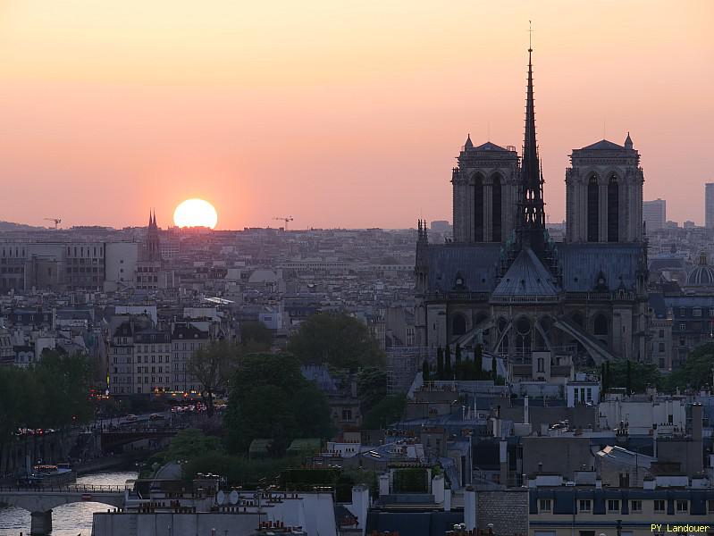 Paris vu d'en haut, Notre-Dame de nuit, 17 Boulevard Morland