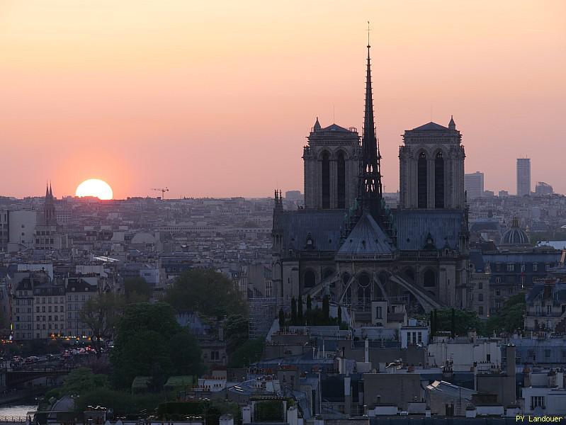 Paris vu d'en haut, Notre-Dame de nuit, 17 Boulevard Morland